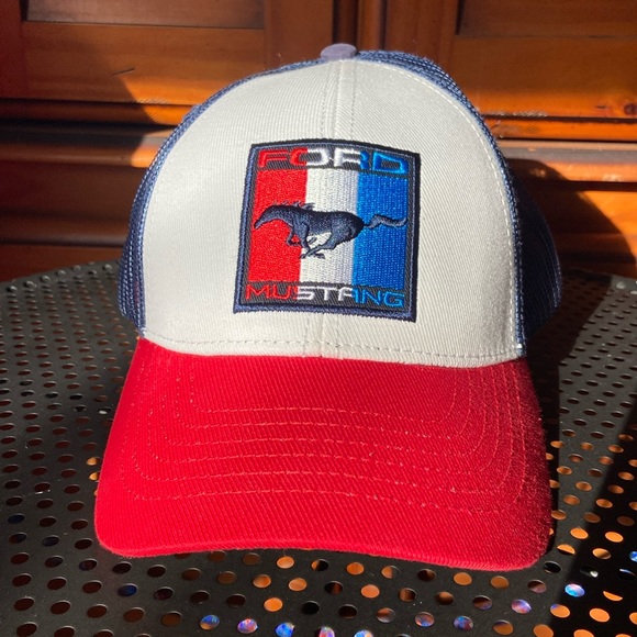 Ford Mustang Mesh Snapback Patriotic Hat One Size NEW - Picture 1 of 6